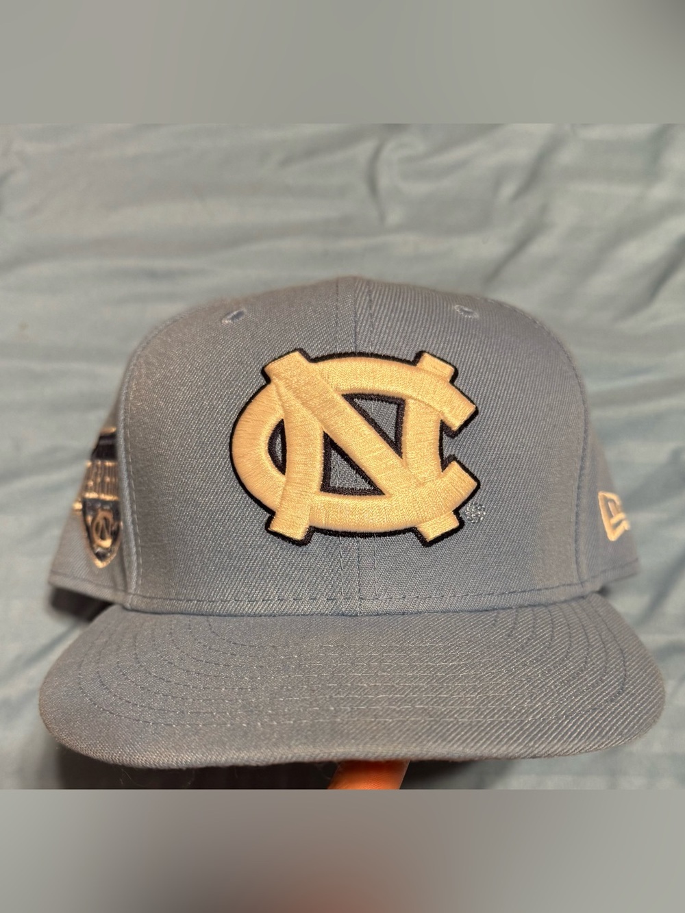 New Era Men’s Carolina Blue & White UNC Fitted Hat
